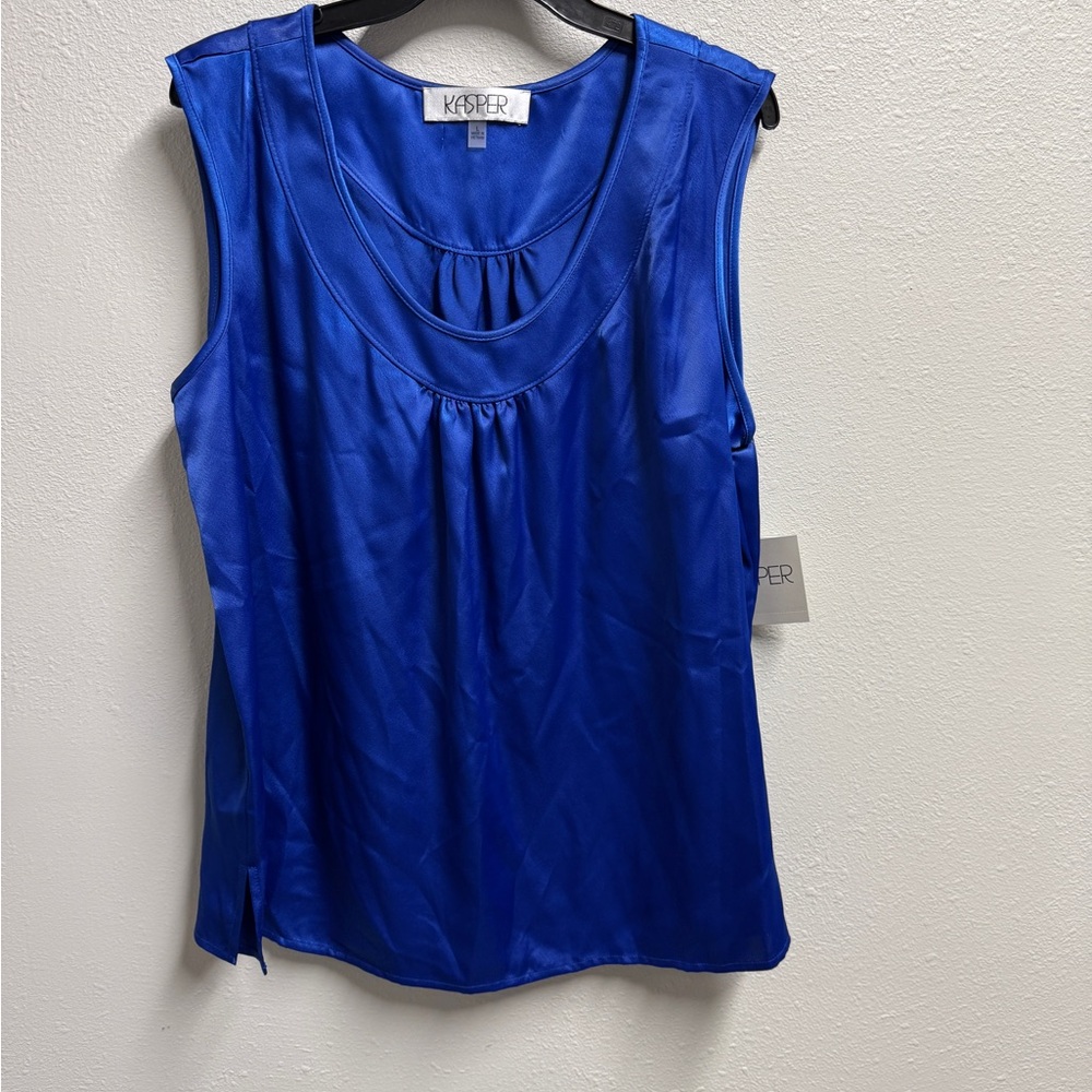 Kasper Blue Blouse with Sleeveless Design and Relaxed Fit